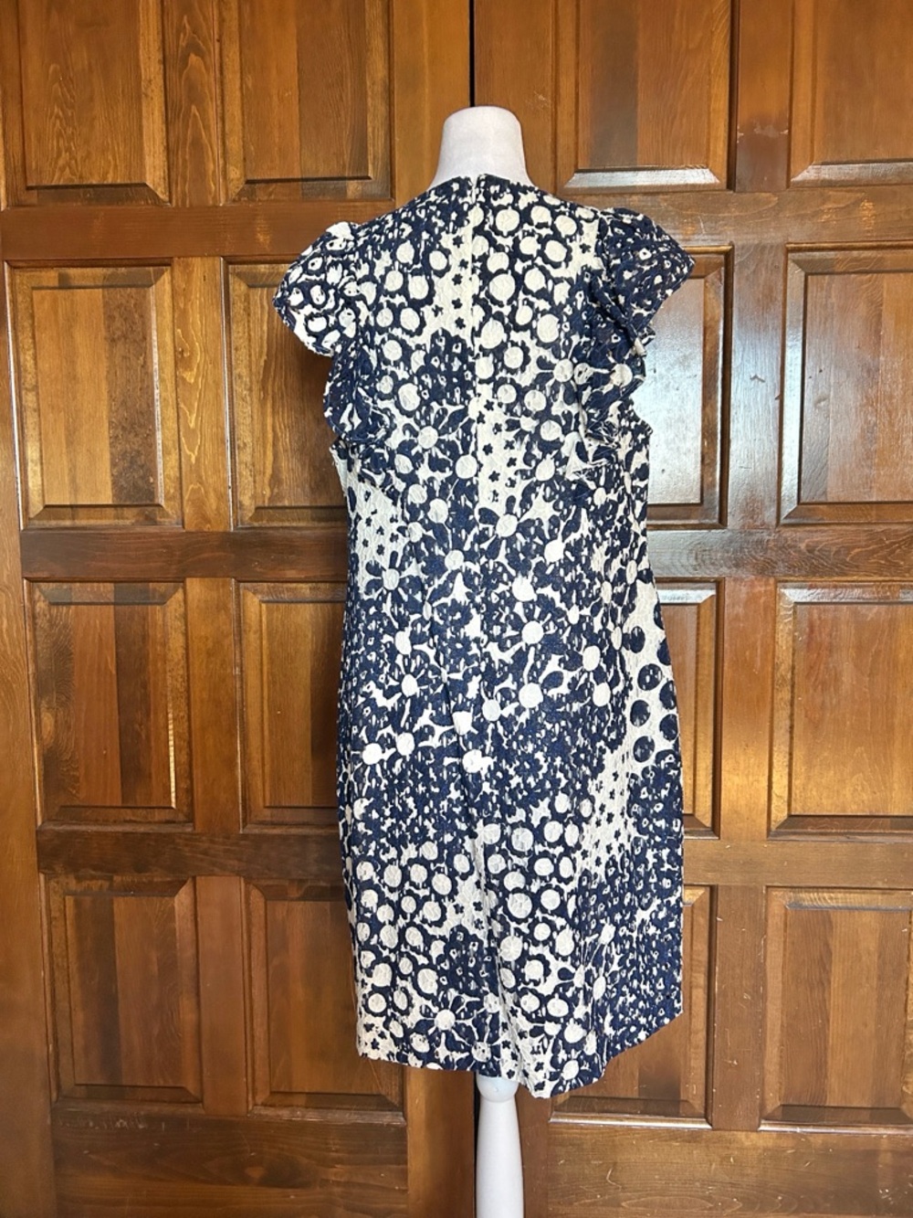 NWT Trina Turk Navy Blue & White Floral Polka Dot Lace Sheath Dress Size 12 - Picture 4 of 12